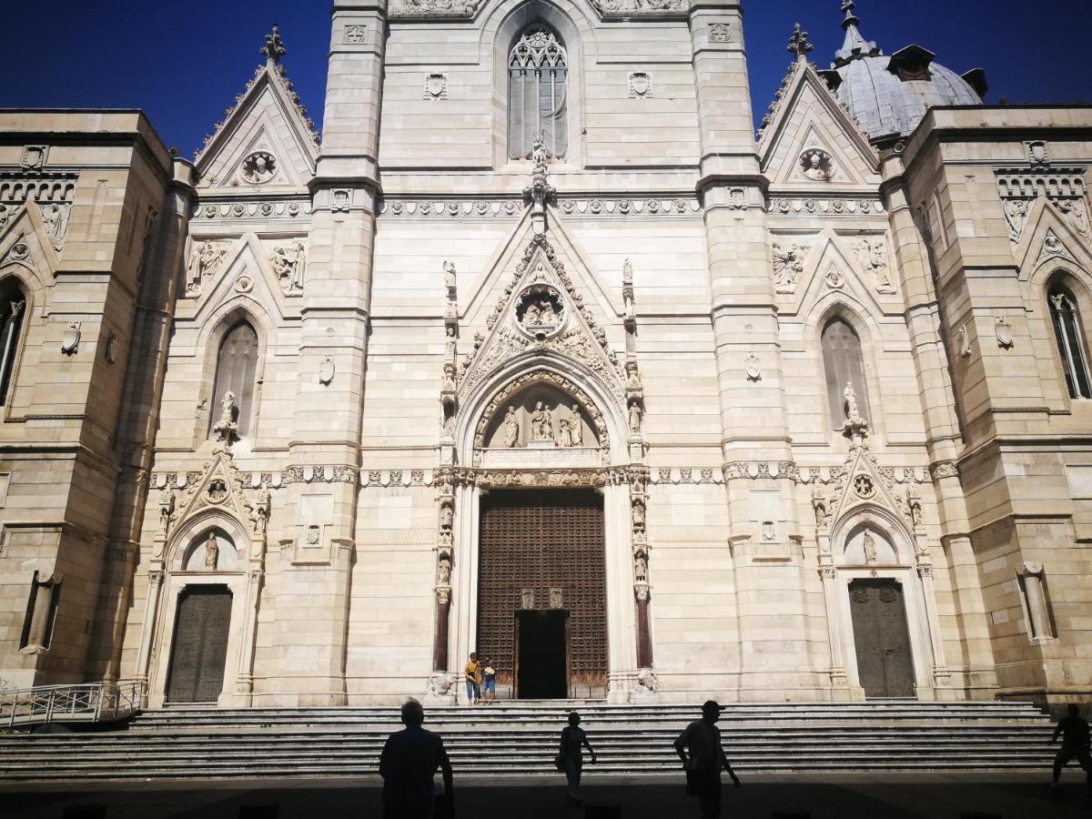 ホテル Duetto Al Duomo ナポリ エクステリア 写真